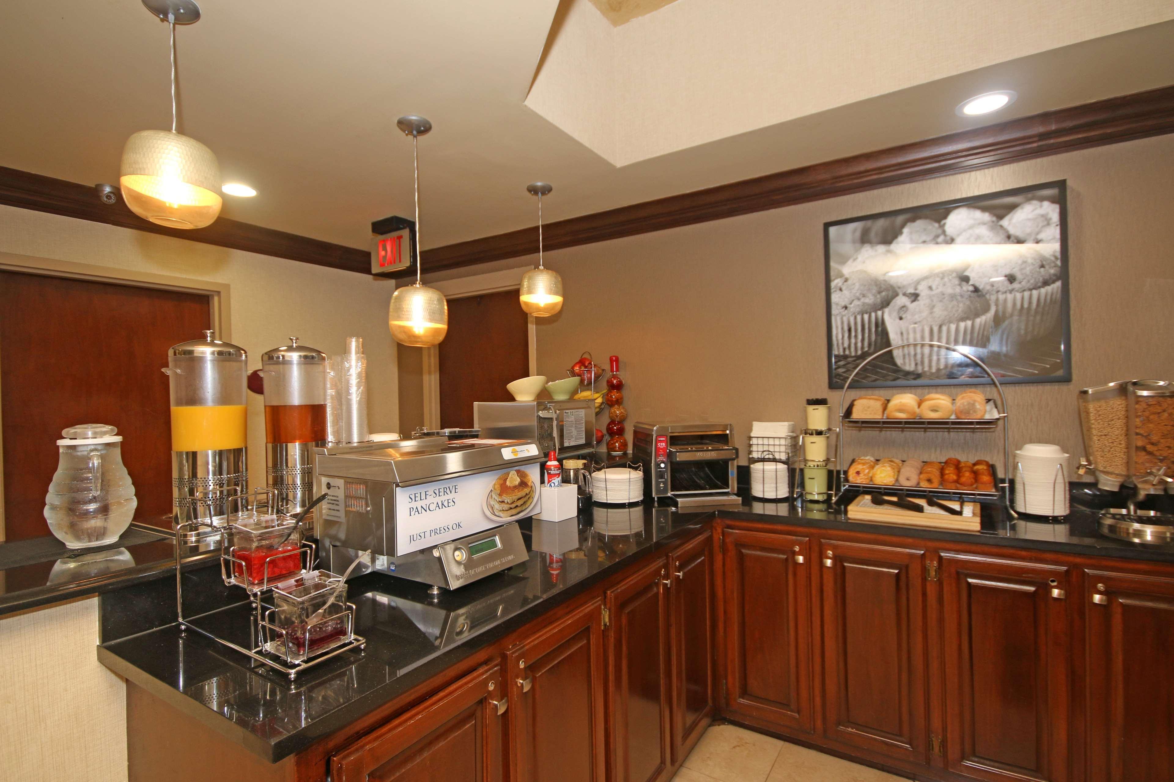 Western Greensboro/coliseum Area Hotel