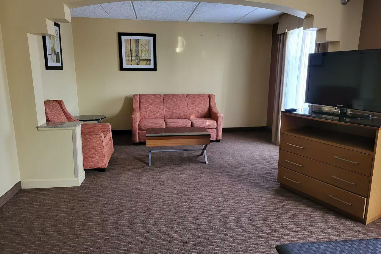 Hotel Western Greensboro/coliseum Area 3*
