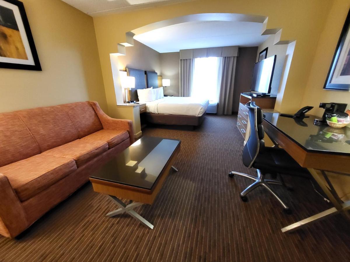Wingate By Wyndham Greensboro-coliseum 3*