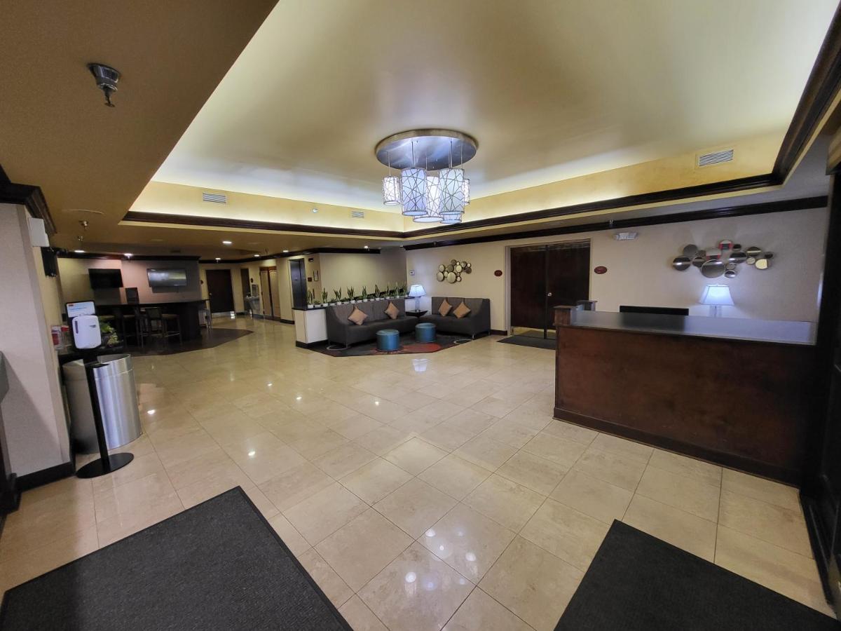 Wingate By Wyndham Greensboro-coliseum Hotel Greensboro