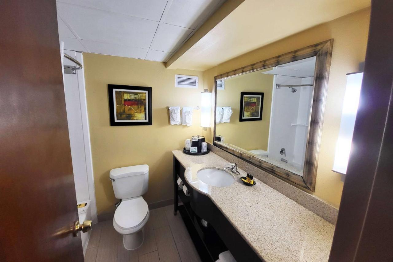 Wingate By Wyndham Greensboro-coliseum
