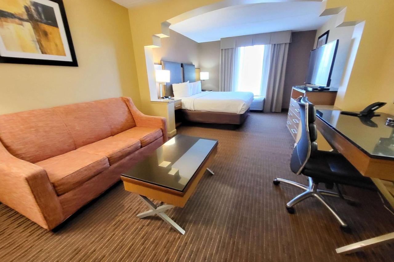 Hotel Wingate By Wyndham Greensboro-coliseum