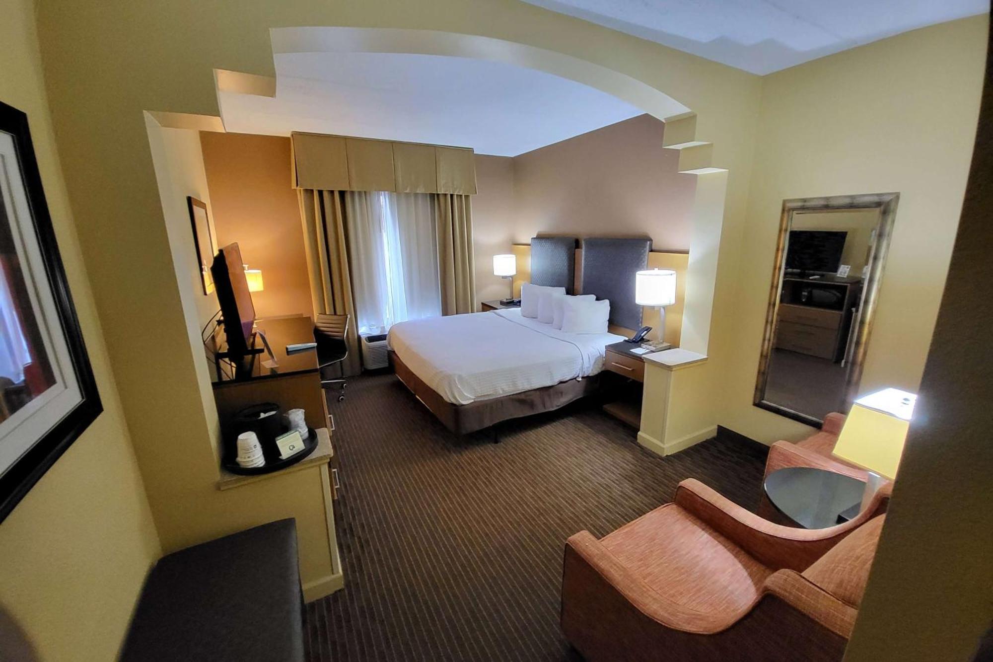 Wingate By Wyndham Greensboro-coliseum Hotel 3*