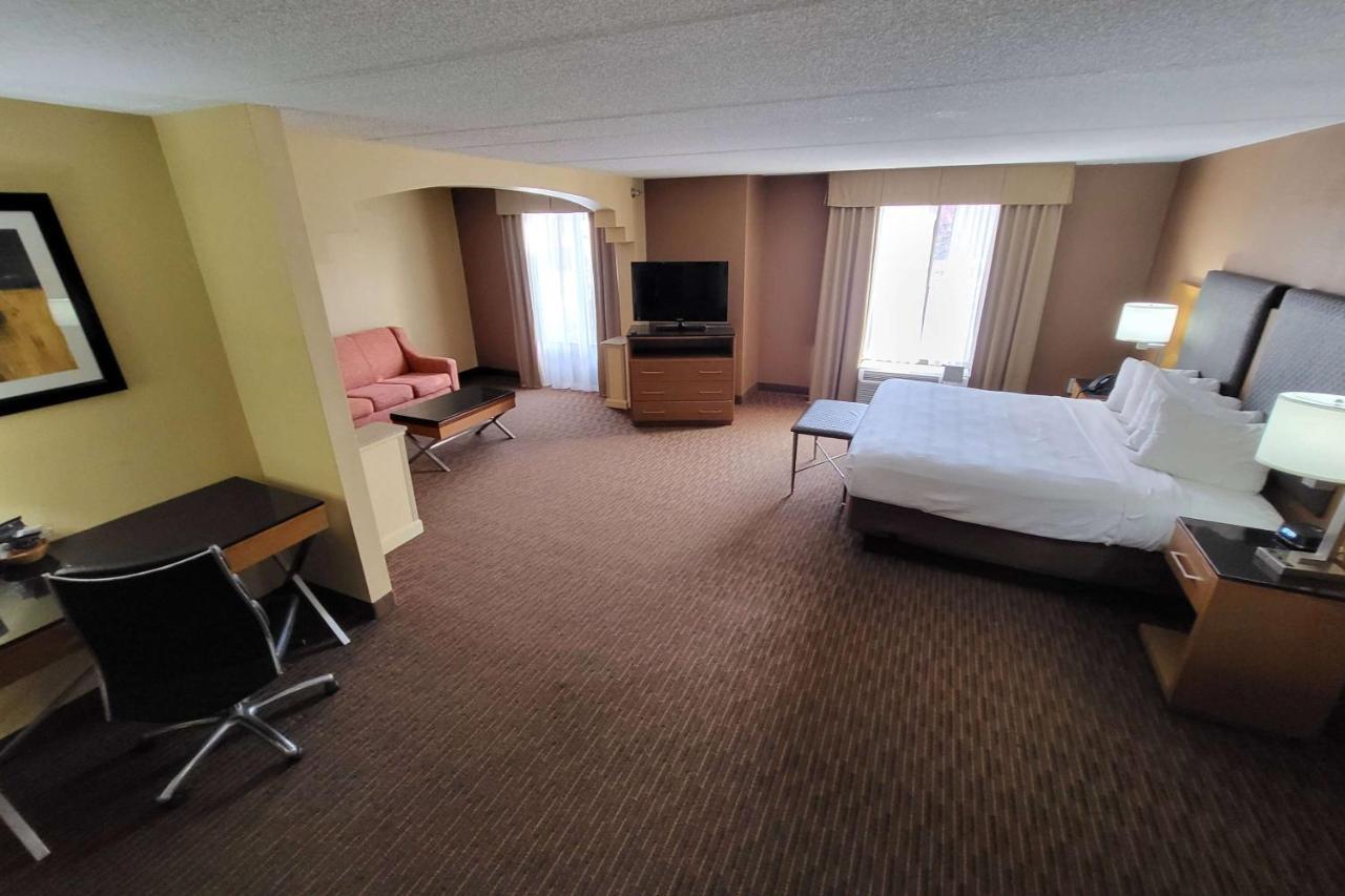 Western Greensboro/coliseum Area 3*
