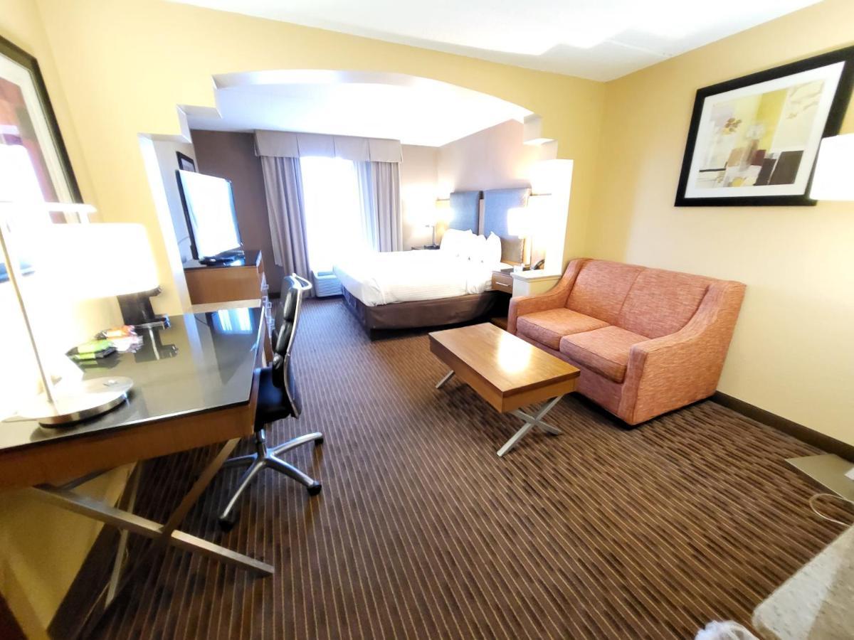 Western Greensboro/coliseum Area Hotel Greensboro