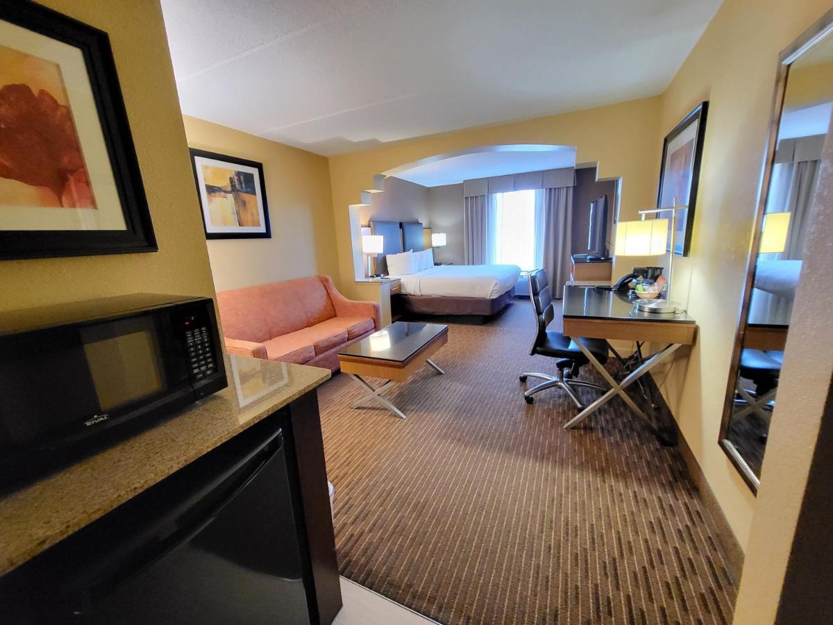 Western Greensboro/coliseum Area 3*